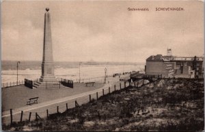 Netherlands Scheveningen Gedenknaald Vintage Postcard C325