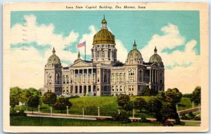 Postcard - Iowa State Capitol Building - Des Moines, Iowa