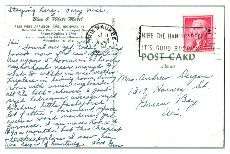 1957 Blue & White Motel, Milwaukee, WI Postcard *6E(3)25