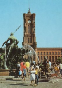 Germany Postcard - Berlin - Neptune Fountain and Town Hall  RR9232
