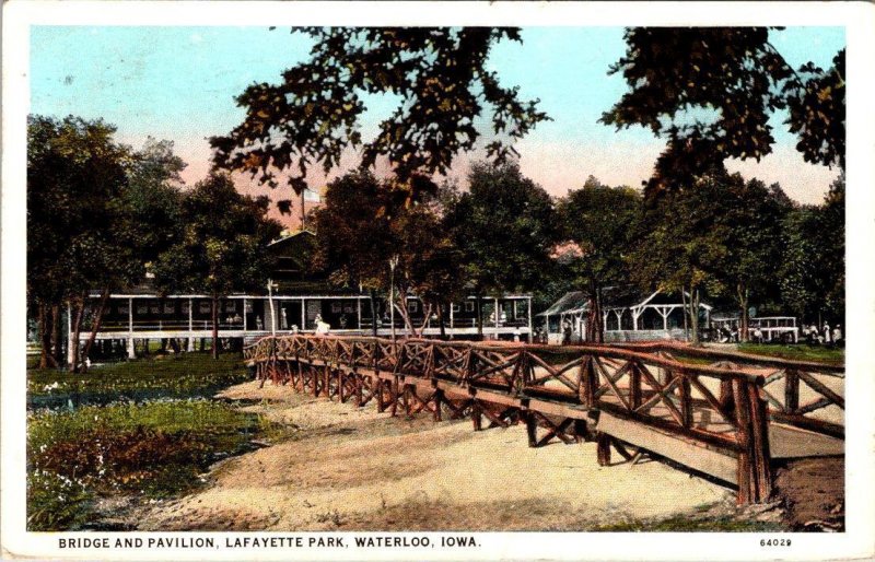 Waterloo, IA Iowa  LAFAYETTE PARK  Wooden Bridge & Pavilion  1929 Postcard