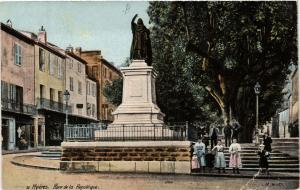 CPA HYERES - Place de la Republique (635123)