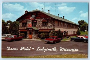 c1950's Davis Motel & Restaurant Classic Cars Entry Ladysmith Wisconsin Postcard