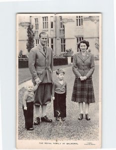 Postcard The Royal Family At Balmoral Ballater Scotland