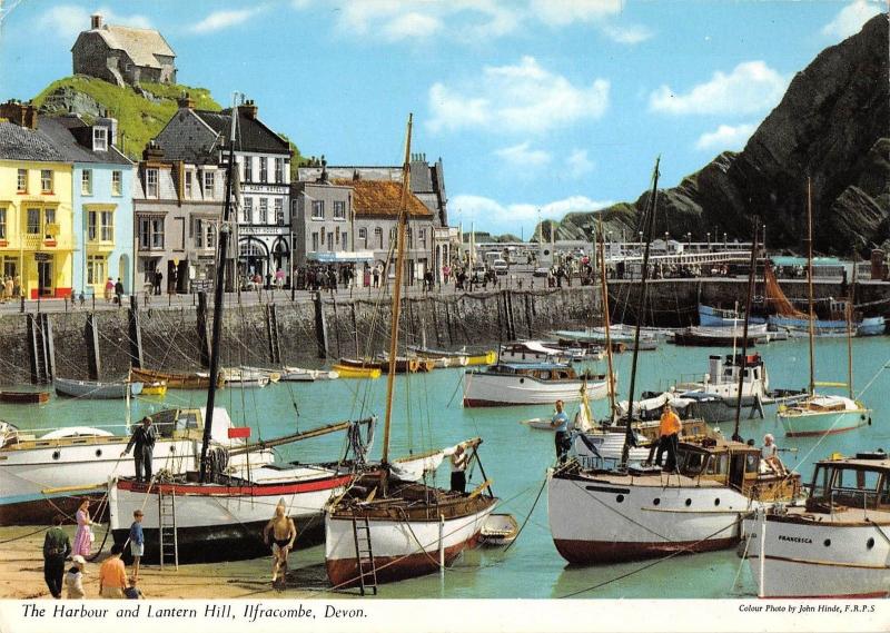 B102488 the harbour and lantern hill ilfracombe devon ship bateaux    uk