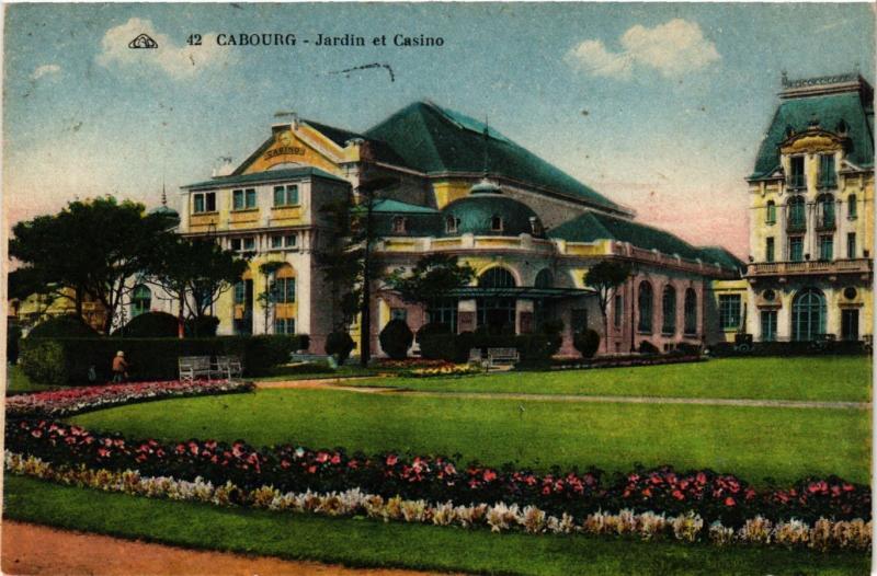 CPA CABOURG - Jardin et Casino (422390)