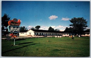 Postcard Gravenhurst Ontario c1967 Churchill Motel AAA CAA Muskoka District