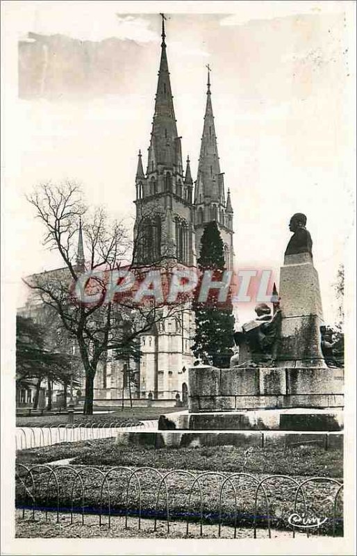 Modern Postcard Moulins (Allier) the Cathedral and the Museum Garden