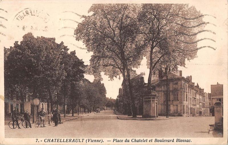 BF7315 chatellerault vienne place du chatelet et boulei france       France