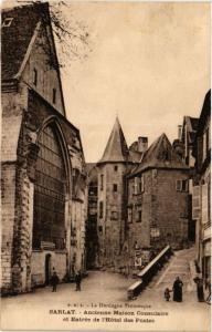 CPA SARLAT - Ancienne Maison Consulaire, Entrée de l'Hotel des Postes (297348)