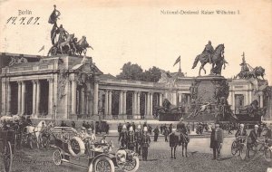 L046 Germany 1907 Berlin King Wilhelm I Statue Car Policemen vintage postcard
