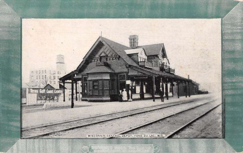 Fond Du Lac Wisconsin Train Station Vintage Postcard AA29855