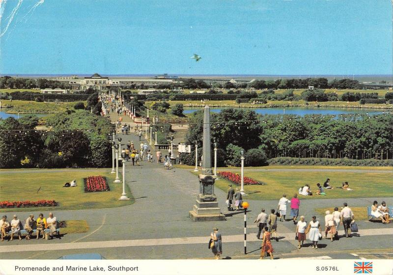 B102589 promenade and marine lake southport    uk