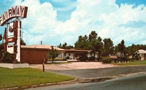 Vintage Postcard Fairway Hotel Guest Rooms Modern Southern Pines North Carolina