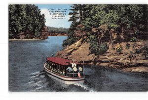 Wisconsin Dells WI Postcard 1930-1950 Going Through the Narrows Boating