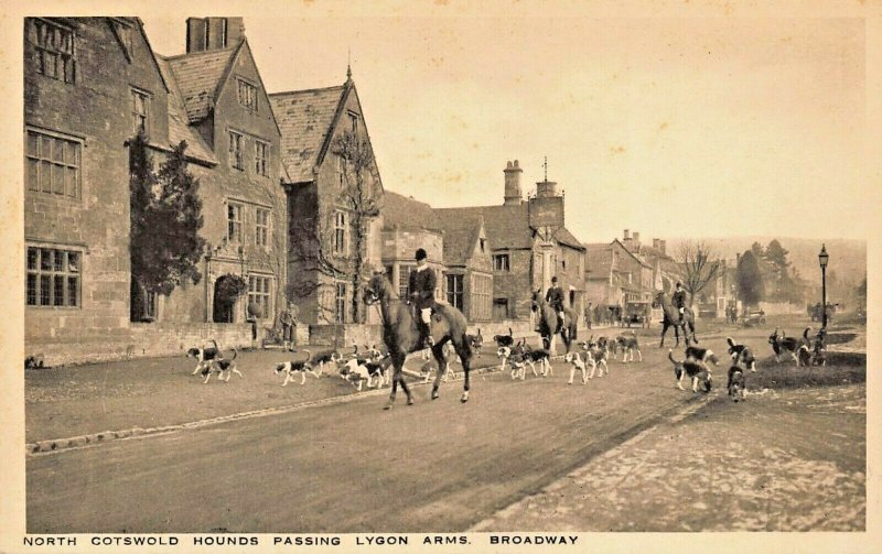 BROADWAY ENGLAND~COTSWOLD HOUNDS PASSING LYGON ARMS~RUSSELL SONS PHOTO POSTCARD