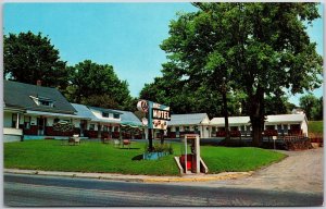 The Heiress Motel Barre Vermont VT Roadway Playgrounds Modern Rooms Postcard