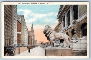 1920 MICHIGAN AVENUE LION STATUE CHICAGO ILLINOIS STREET SCENE OLD CARS POSTCARD