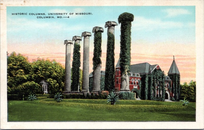 Postcard MO Columbia - University of Missouri  Historic Columns