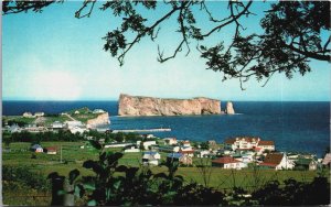 Canada La Gaspésie Perce Rock Quebec Chrome Postcard B173