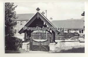 cu2337 - War Memorial Lytch Gate - Carton Le Moorland - Lincolnshire - Postcard