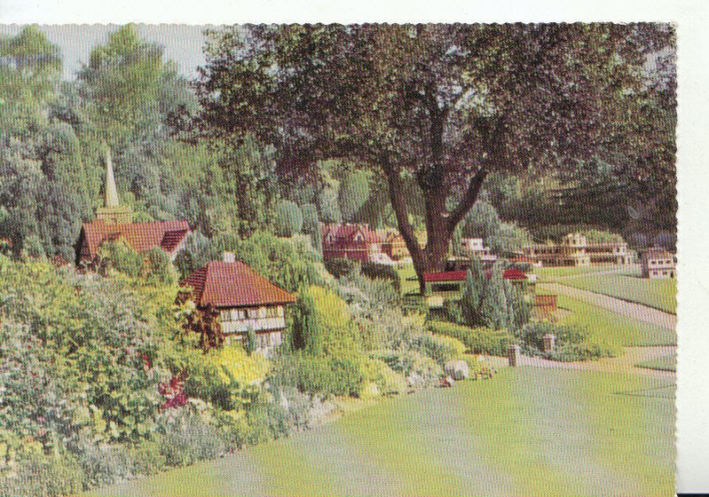 Buckinghamshire Postcard - Bekonscot Model Village - Beaconsfield - Ref 19165A