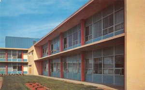 New Business Building FRESNO STATE COLLEGE California c1960s Vintage Postcard