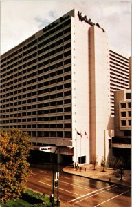 Vintage 1970s Holiday Inn Hotel Downtown Winnipeg Manitoba Advertising Postcard