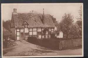 Gloucestershire? Postcard - An Old Cottage, The Cotswolds    RS18052