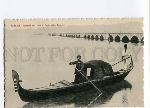 3025336 ITALY Venice Gondola & bridge of Railway Vintage PC