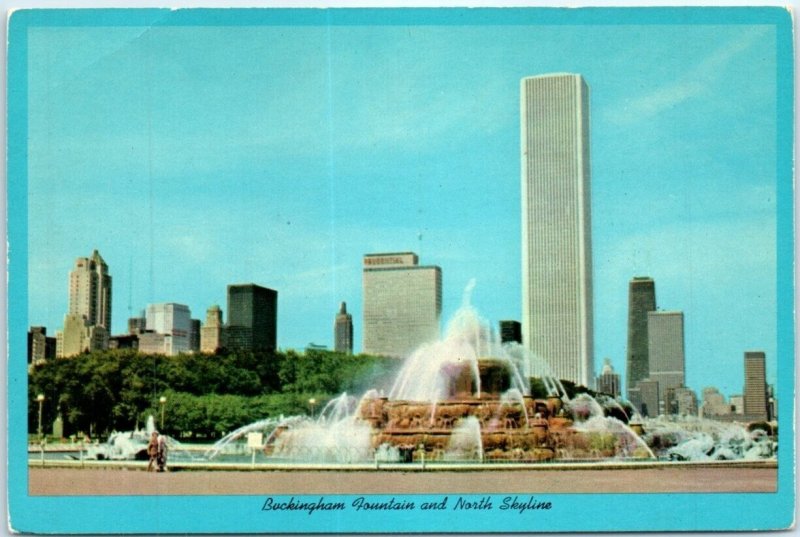 Postcard - Buckingham Fountain and North Skyline - Chicago, Illinois