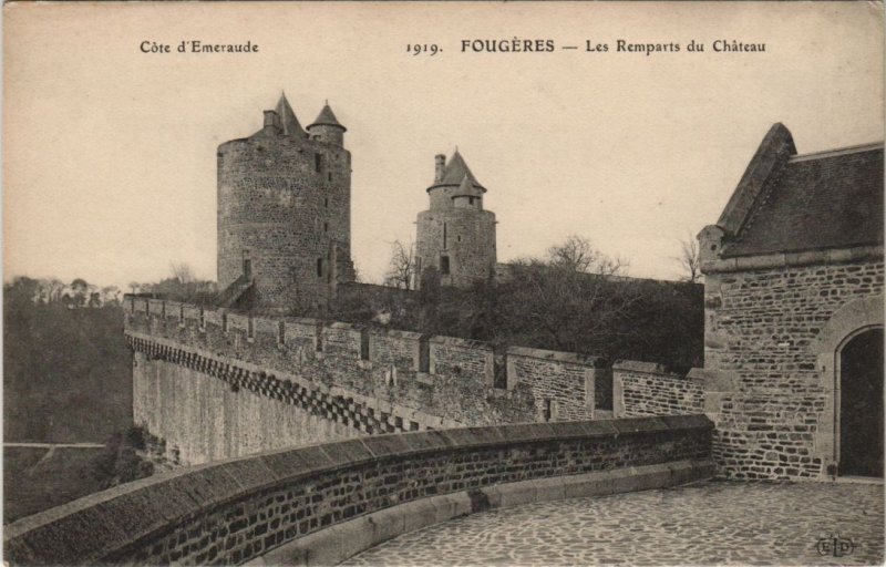 CPA Fougeres Les Remparts du Chateau (1237686)