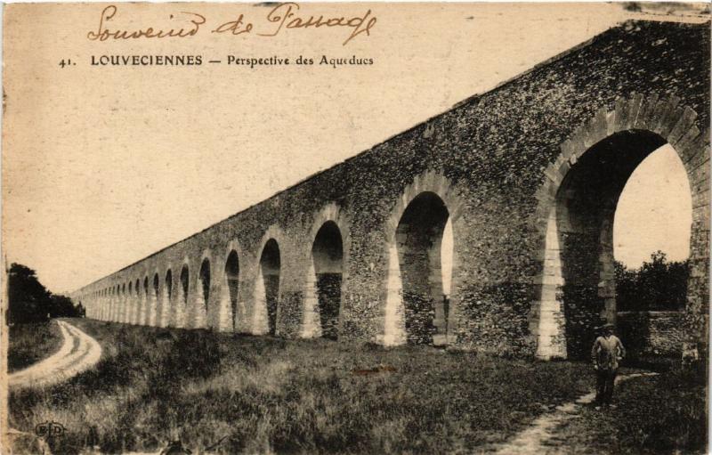 CPA LOUVECIENNES - Perspective des Aqueducs (453128)