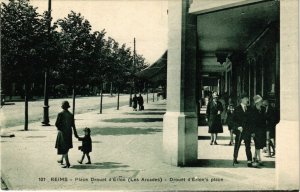 CPA REIMS-Place Drouet d'Erlon les Arcades (346970)