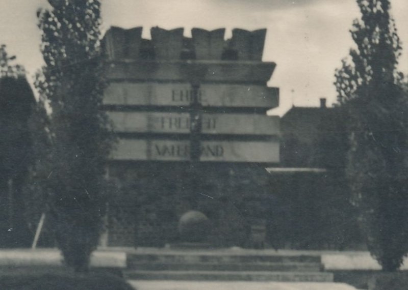 Eibau Warrior Memorial - Germany - pm 1929 - WB