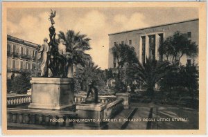 49761 Vintage POSTCARD - CITY SHAPE: MONUMENT to the FALLEN-