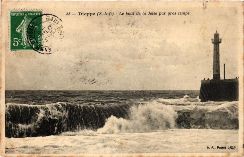 CPA DIEPPE-Le bout de la Jetée par gros temps (347416)