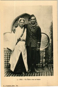 PC CPA MOROCCO, FEZ, UN TABOR AVEC SA BONNE, VINTAGE POSTCARD (b15349)