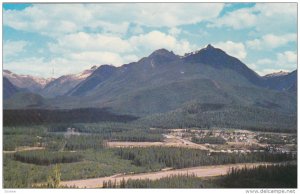 Mud Lake, Lek clenore, Town and airstrip, Murlte Lake, Wells Gray Park, Blue ...