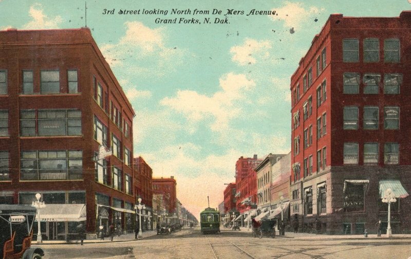 Vintage Postcard 1912 3rd St. Looking North From De Mers Ave. Grand Forks N. Dak