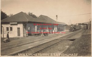 Depot, Massachusetts, Williamstown, RPPC, Boston & Maine Railroad Station, Train