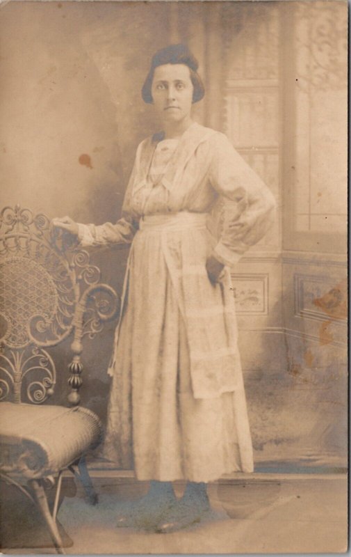 Edwardian Woman Plain Jane Face Lovely Studio c1910 RPPC Postcard Z19