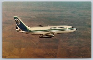 Airplane Postcard Air New Zealand Airlines Airways Boeing 737-219 Advanced FZ13