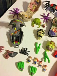 Vintage Mighty Max Bluebird & Hot Wheels Reef Raiders Lot Figures  SKU 080-031