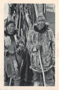 Alaska Eskimo Man & Woman, Photo Print Vintage Postcard U7370