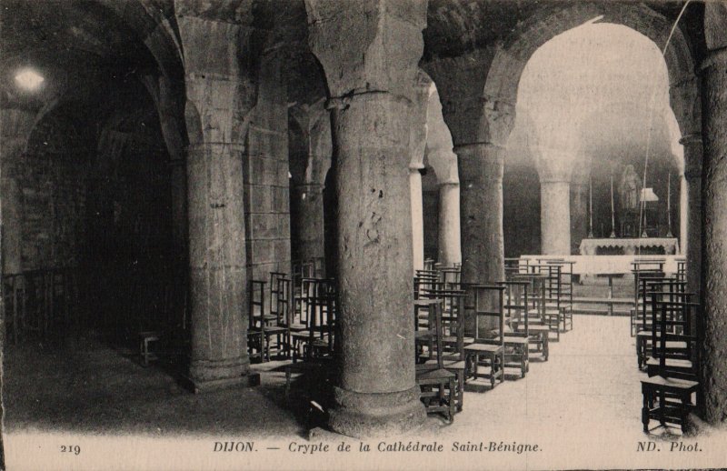 Dijon. - Crypte de la Cathedrale Saint-Benigne   PC