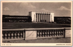 VINTAGE POSTCARD ADMINISTRATION BUILDING AT CHICAGO WORLD'S FAIR 1933 B/W