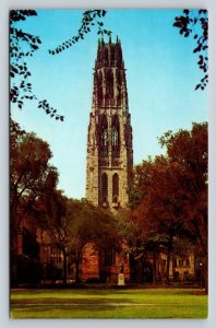 Harkness Memorial Tower at Yale University in NEW HAVEN CT VTG Postcard 0933