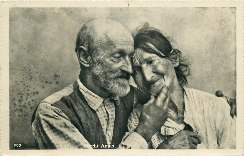 Vintage real photo postcard Vecchi Amici ( old friends ) old couple lovers