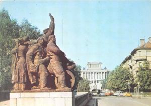 B46372 Gabrovo sculpture  bulgaria